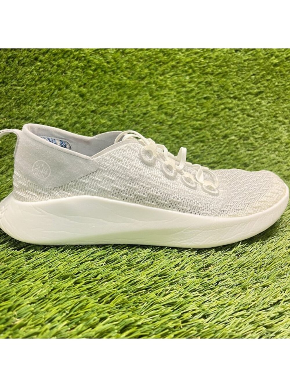 Allbirds SuperLight Trainer Womens Size 9.5 White Gray Running Shoes Sneakers